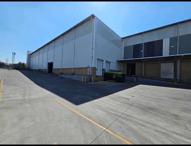 7,739M² WAREHOUSE TO LET IN ELANDSFONTEIN